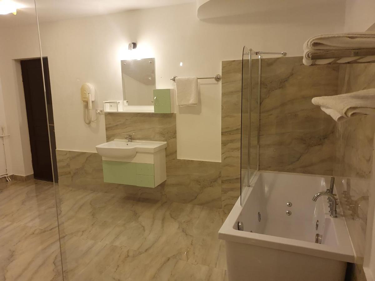 Motel Davios Târgu Jiu Eksteriør bilde